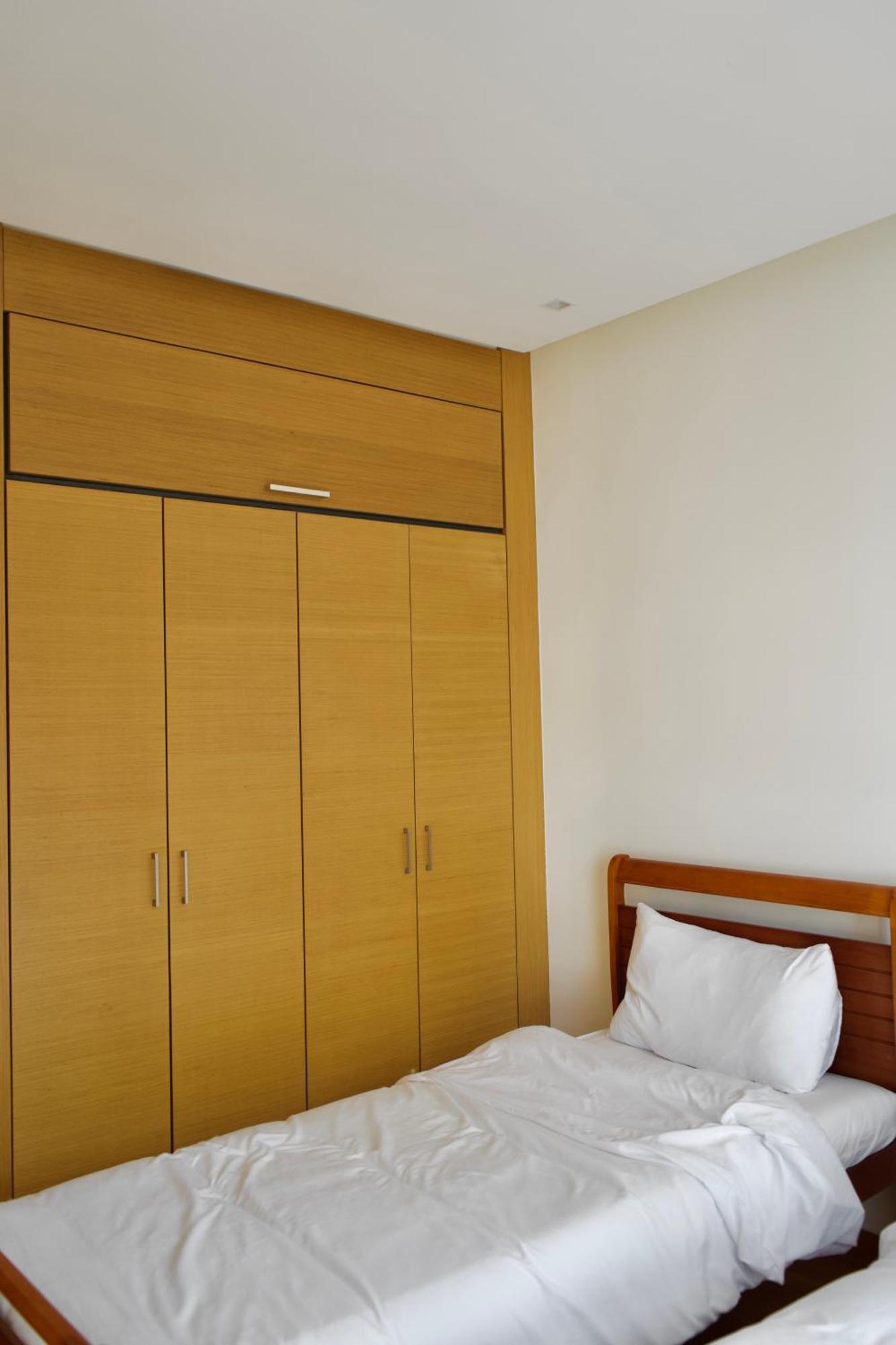 Stylish Luxe Finance City! Apartment